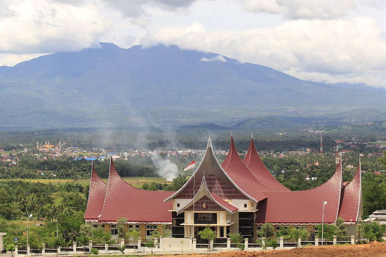 Kota Solok: Surga Bagi Pecinta Sejarah dan Tradisi