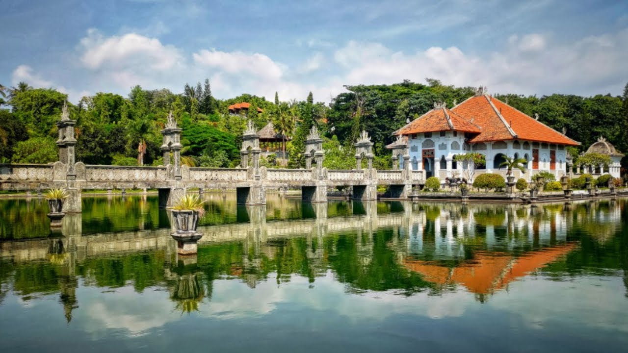 Kota Amlapura Pesona Alam dan Warisan Budaya Bali